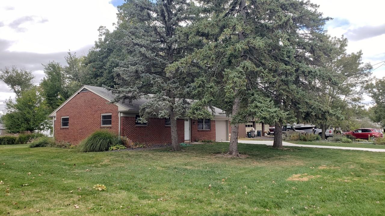 634 Clarion Avenue - Photo 3 of 11