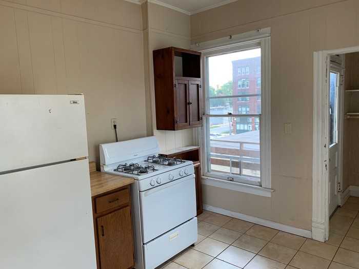 215 E Mulberry St #2 - Photo 2 of 11