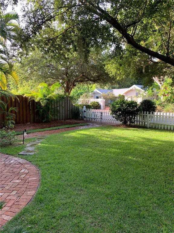 1779 Floyd St - Photo 2 of 26