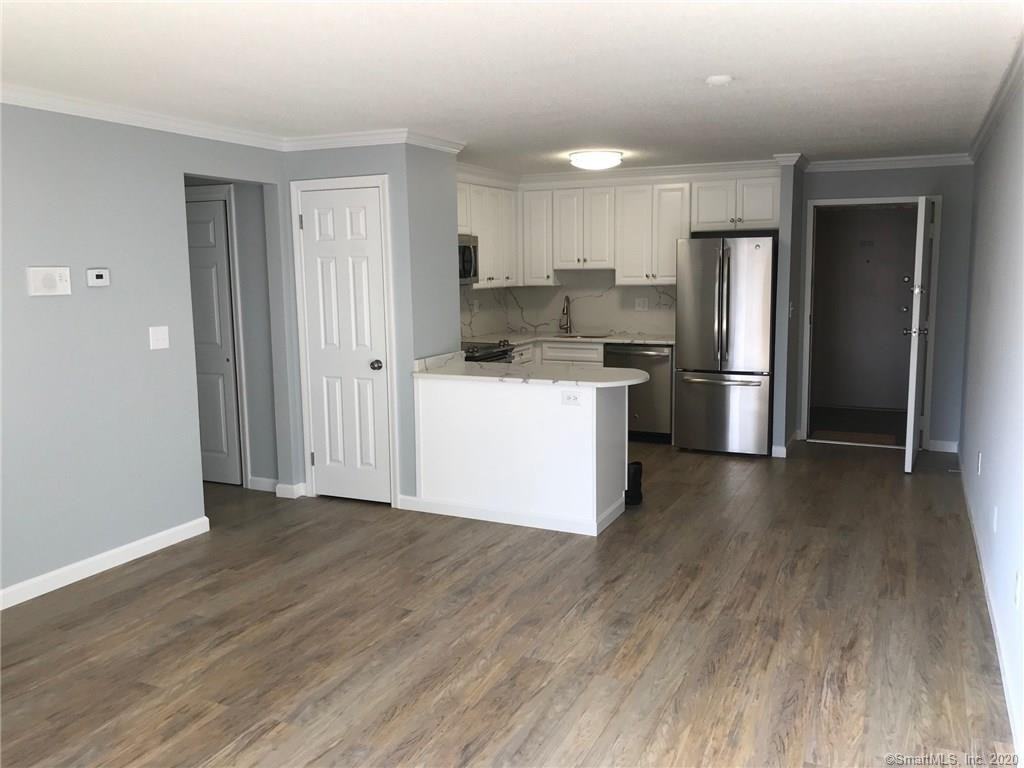 1409 Harbor View Dr - Photo 3 of 11