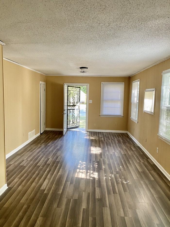 801 Dawn Cv - Photo 3 of 11