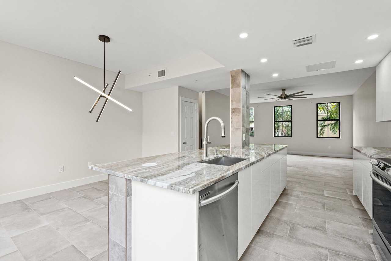 672 Fern Street - Photo 2 of 26