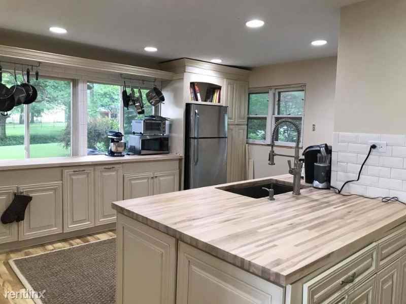 41305 N Bayside Dr - Photo 2 of 11