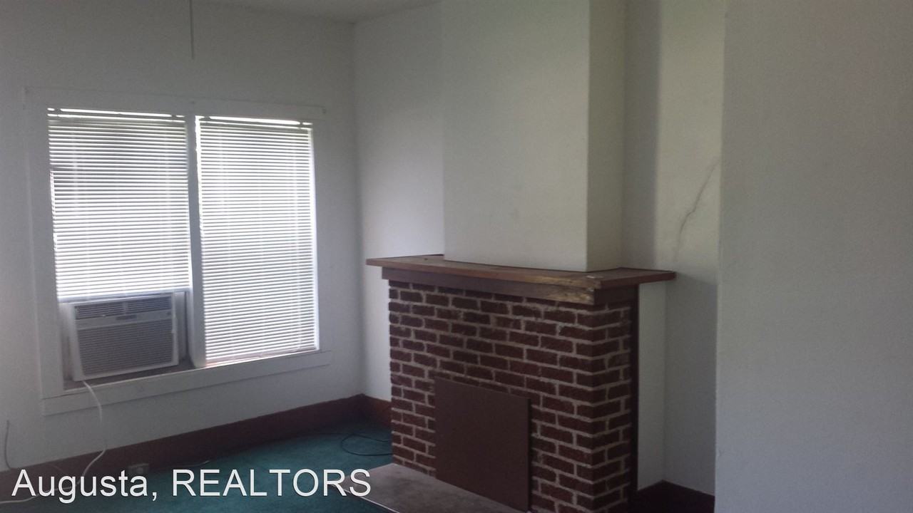 303/305 Oak - Photo 2 of 8