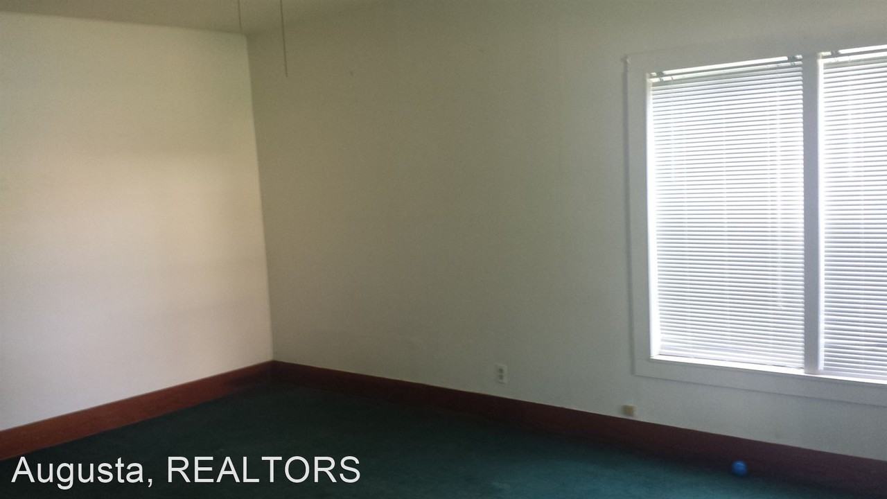 303/305 Oak - Photo 3 of 8