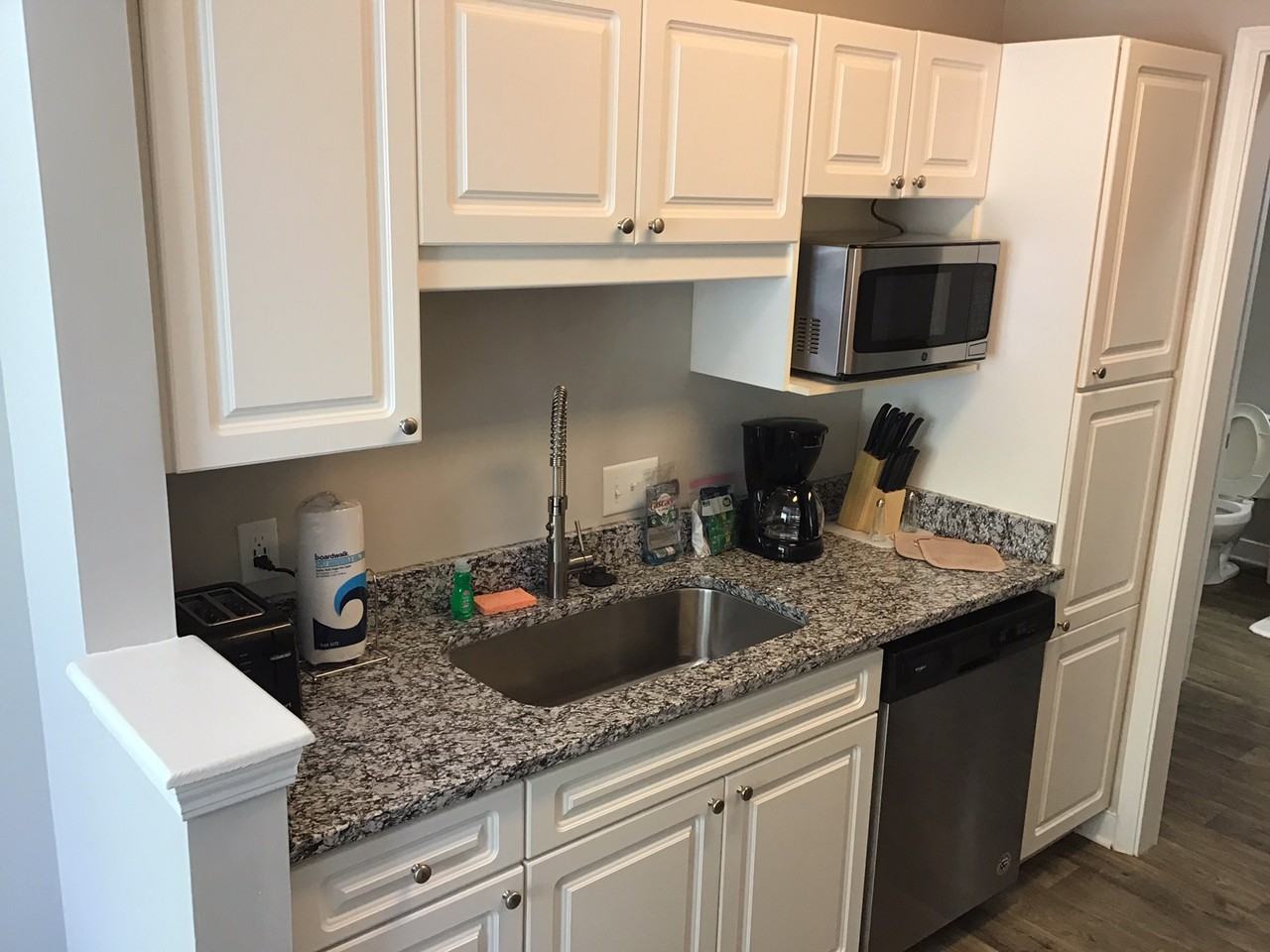 300 Cranbrook Dr - Photo 2 of 6