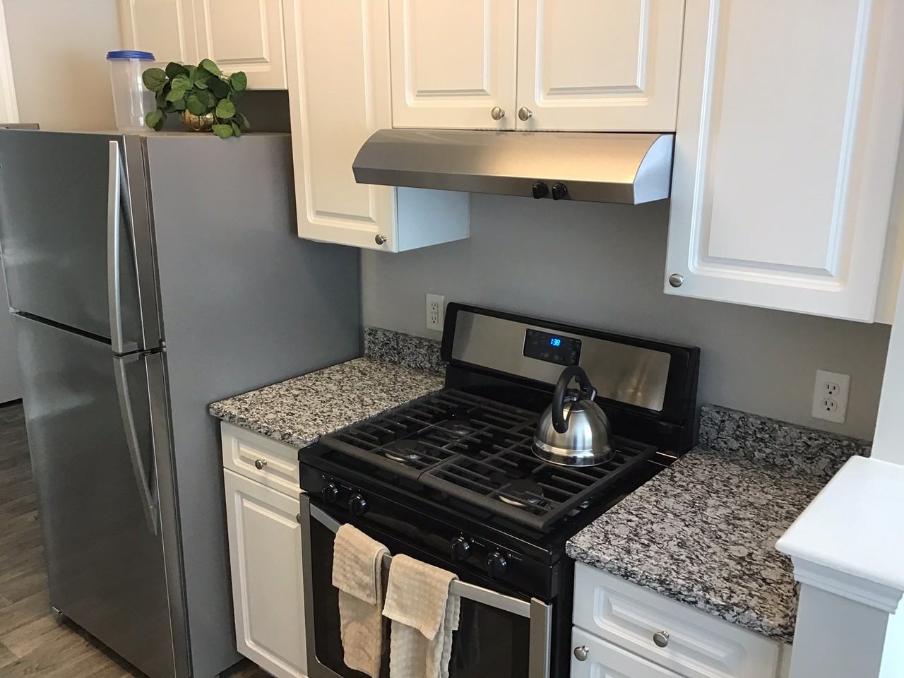 300 Cranbrook Dr - Photo 3 of 6