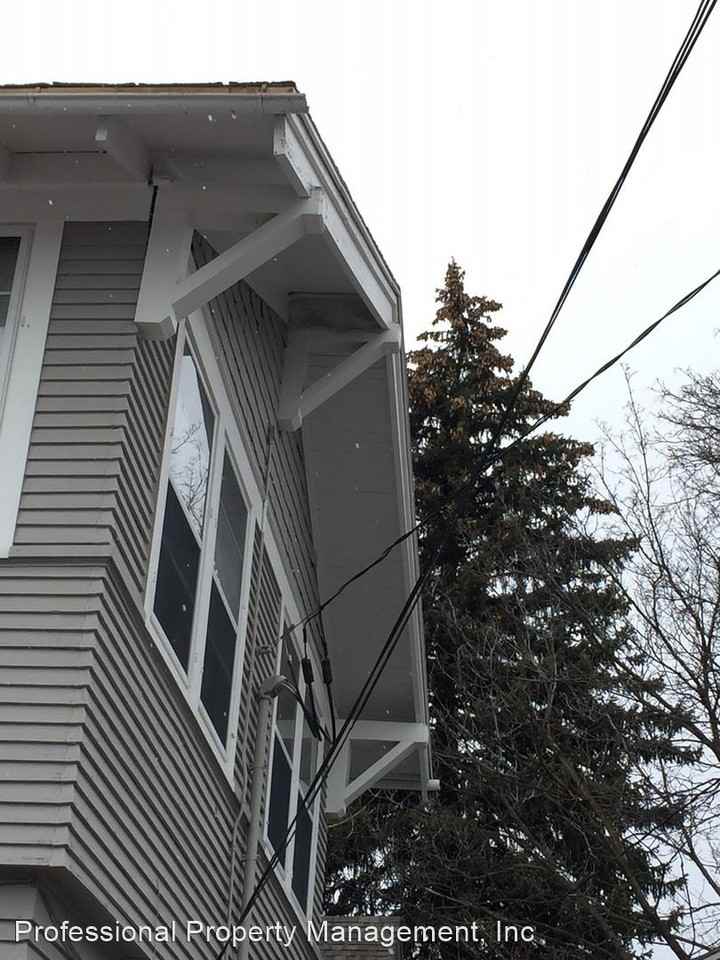 322/324 N Adams St - Photo 3 of 4