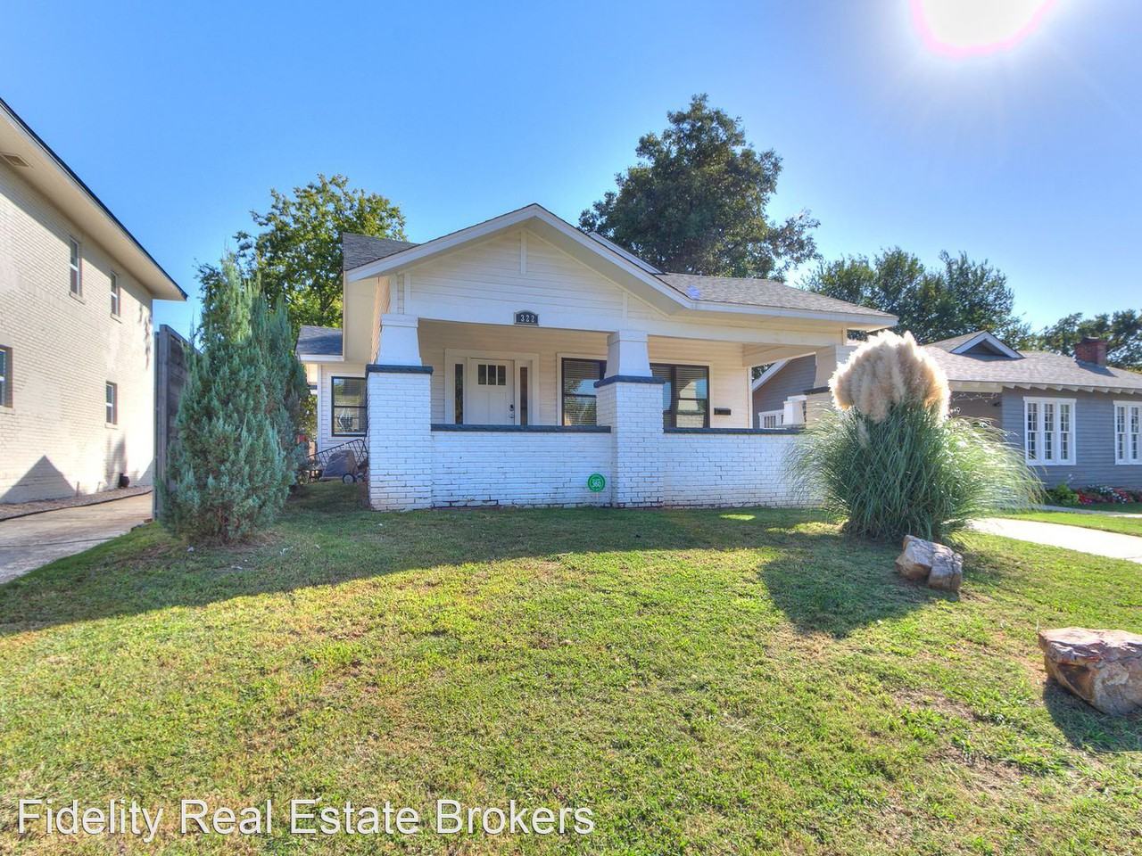 322 Ne 16th St - Photo 2 of 50