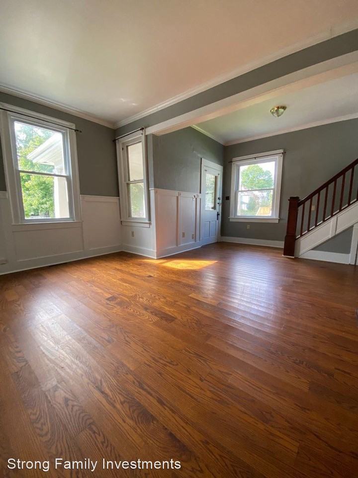 417/419 East Lincoln Way - Photo 2 of 18