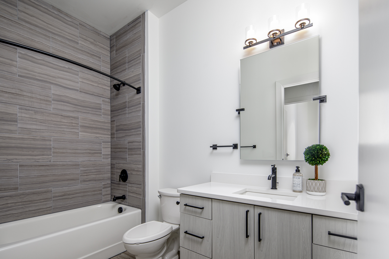 The Avenue District II - Photo 5 of 15