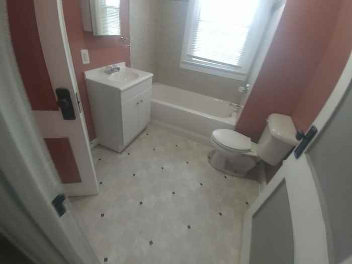 1839 N Dexter St - Photo 3 of 8