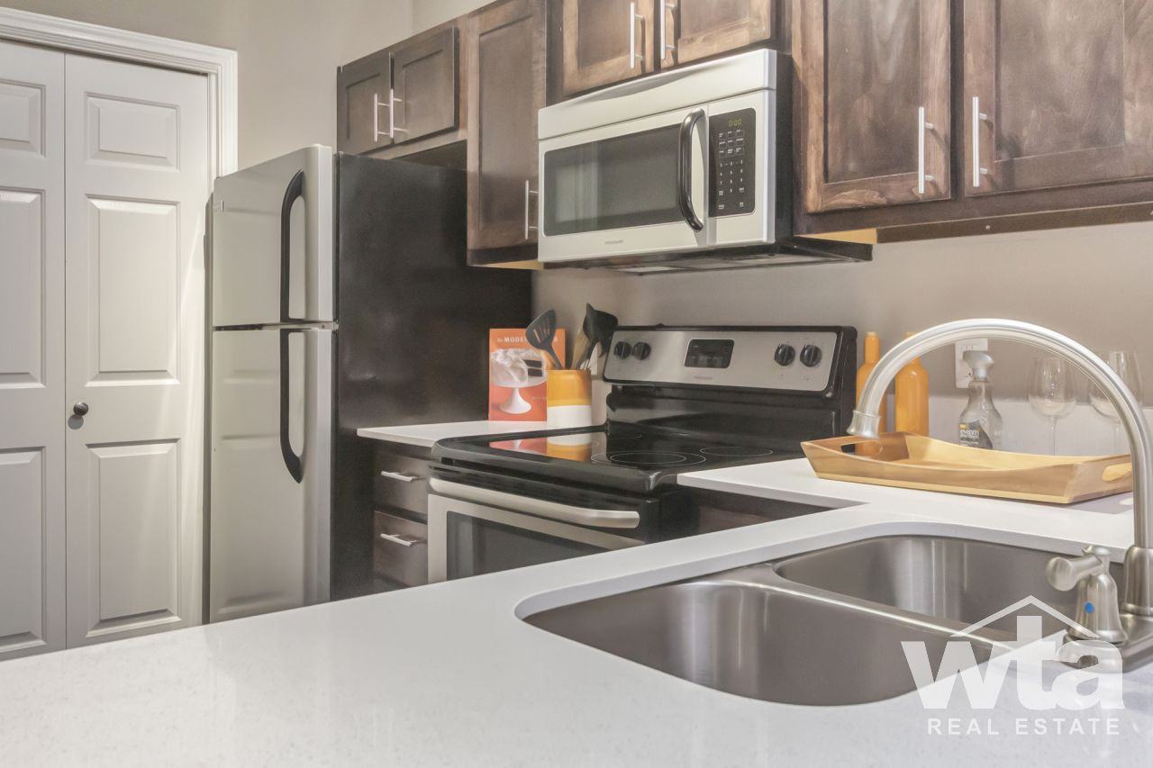 9801 West Parmer Lane - Photo 2 of 8