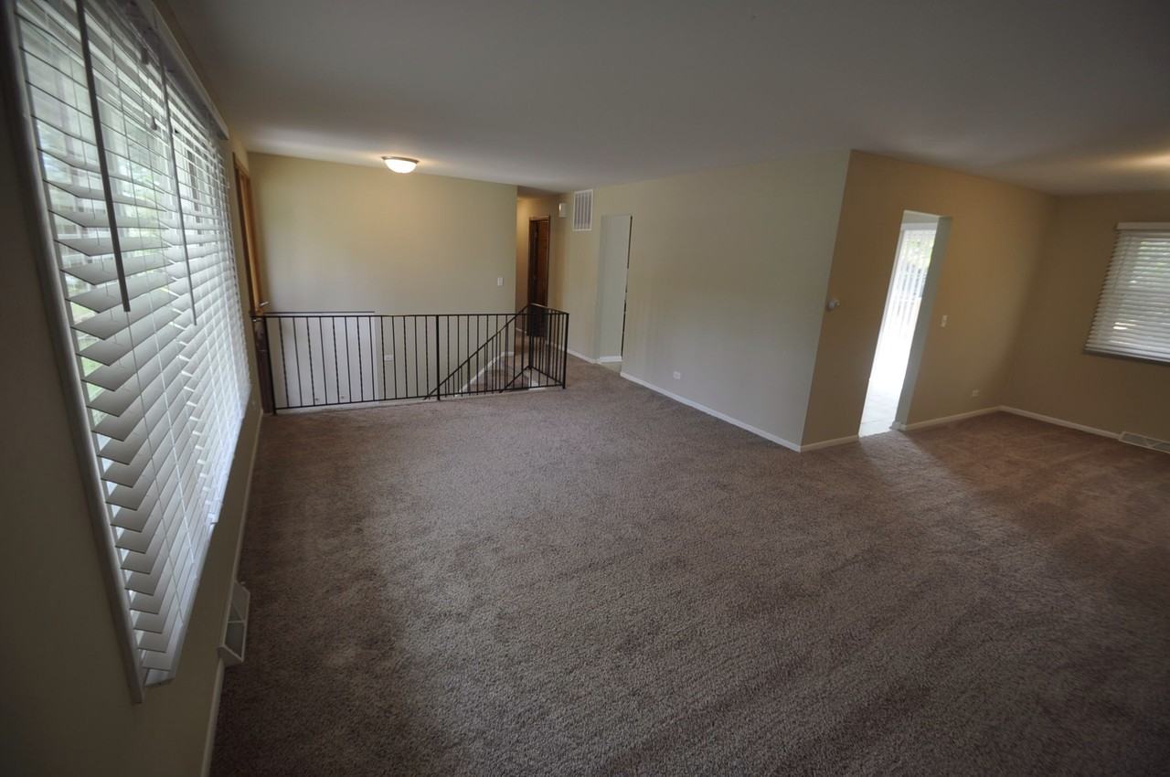 7024 Roberts Dr - Photo 3 of 9