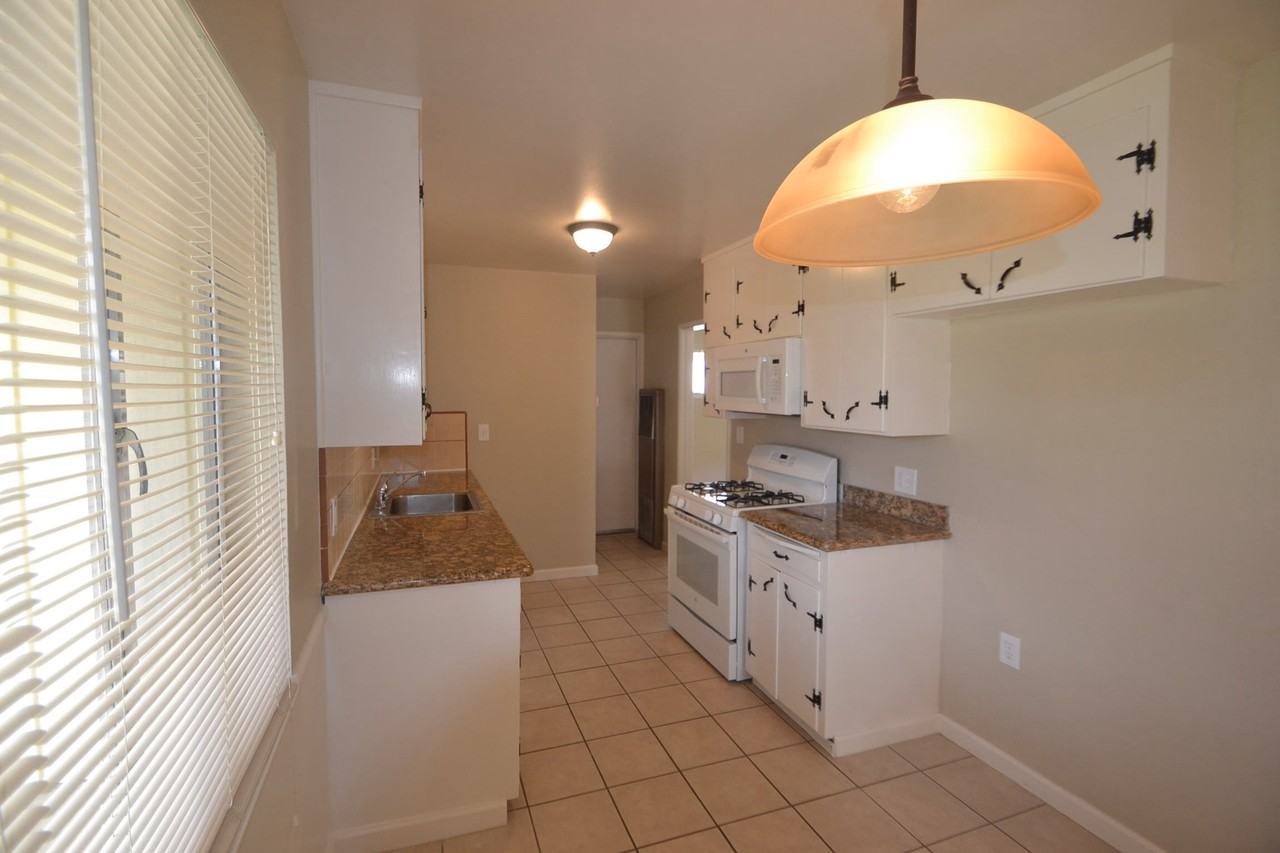 6729 52nd St - Photo 2 of 7