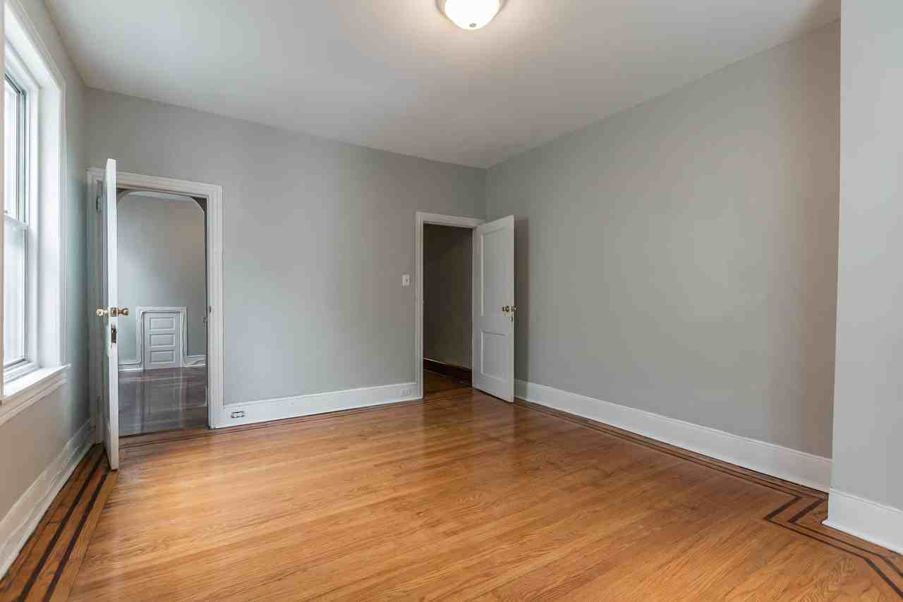5425 Cedar Avenue - Photo 2 of 32