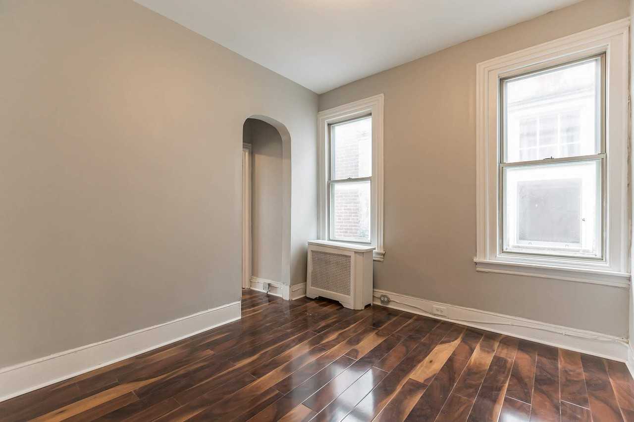 5425 Cedar Avenue - Photo 3 of 32