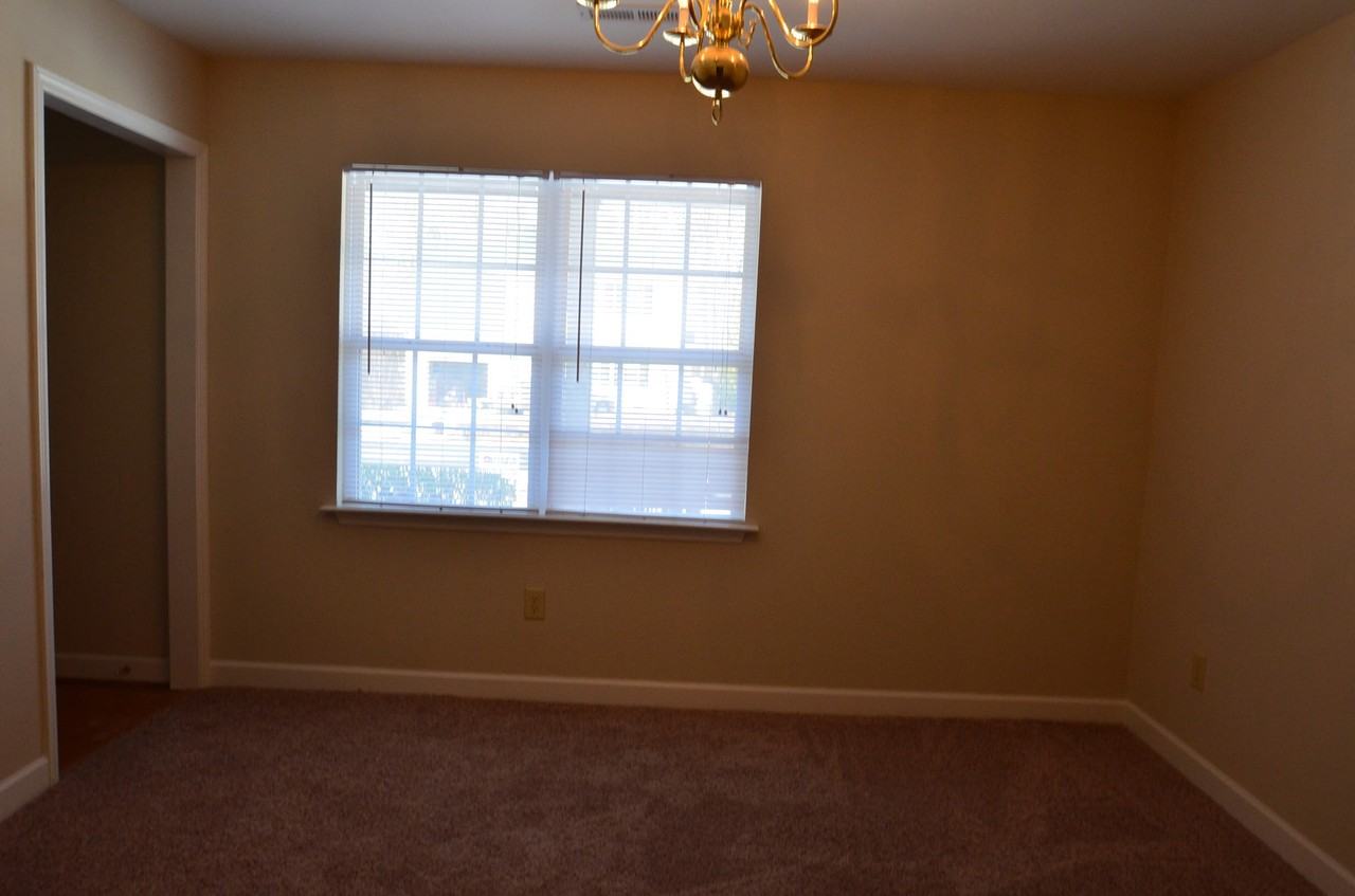 554 Whitney Rd - Photo 2 of 14