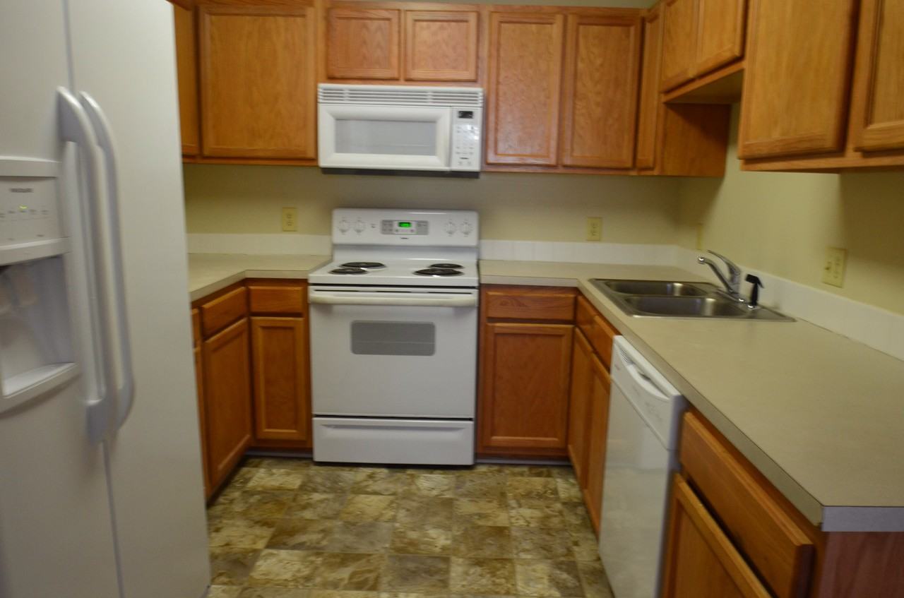 554 Whitney Rd - Photo 3 of 14