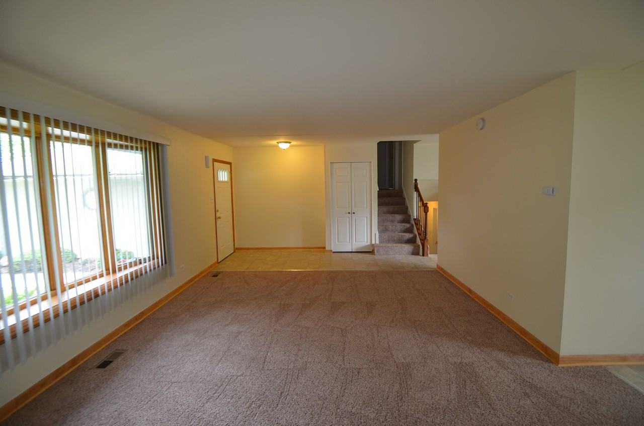 16806 Meadowdale Dr - Photo 2 of 12