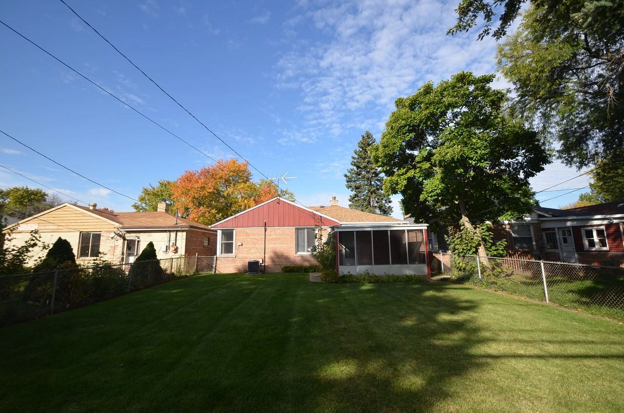8925 Utica Ave - Photo 2 of 8