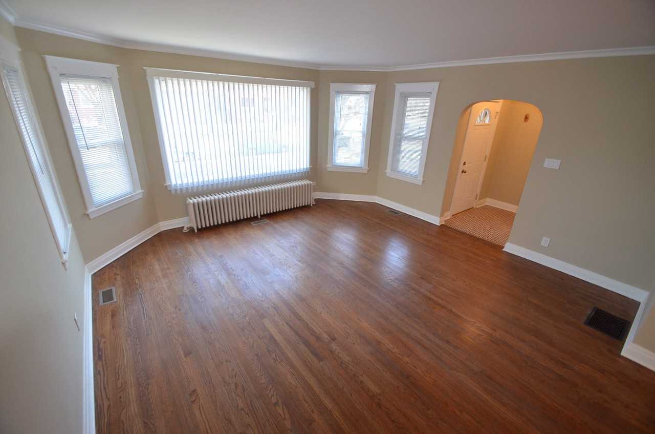 7735 W Sunset Dr - Photo 3 of 10