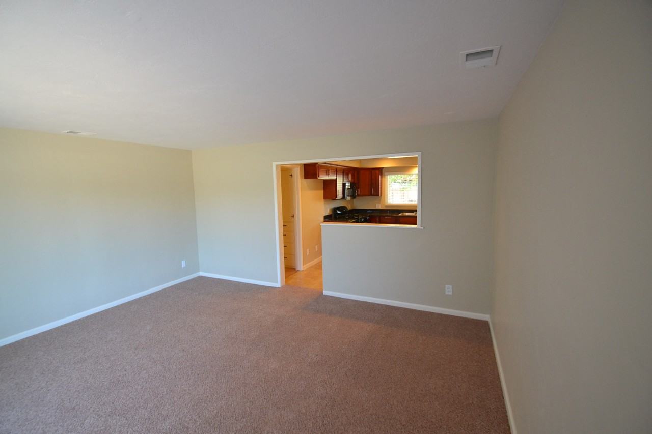 26 N Pacific Ave - Photo 2 of 7