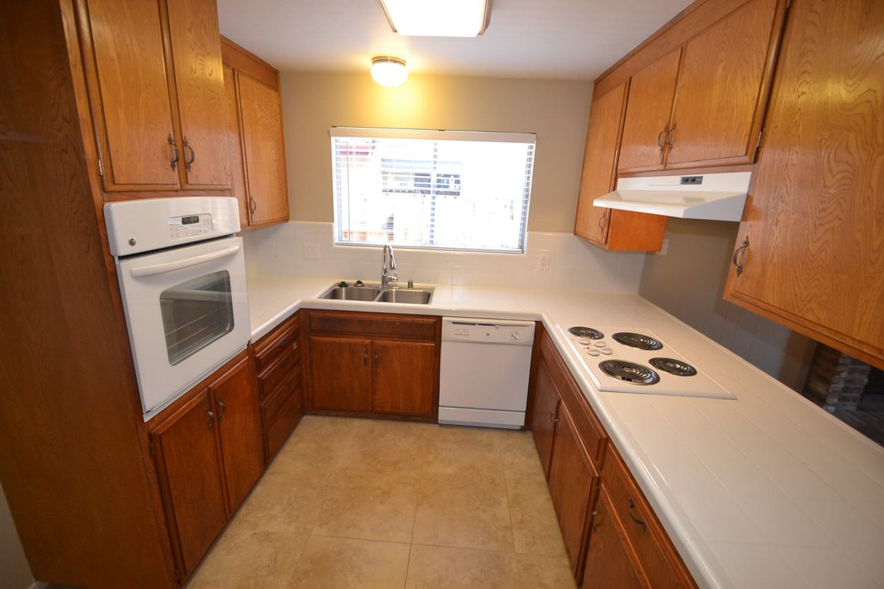 2453 Aramon Dr - Photo 2 of 12