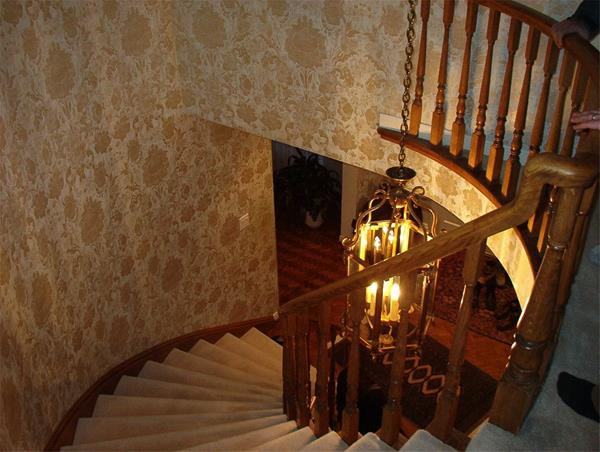 17 Saguenay Avenue #Main - Photo 2 of 18