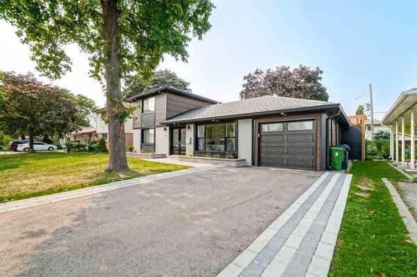 8 Vanderbrent Crescent - Photo 2 of 40