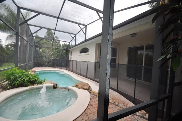 2370 Cypress Trace Cir - Photo 2 of 9