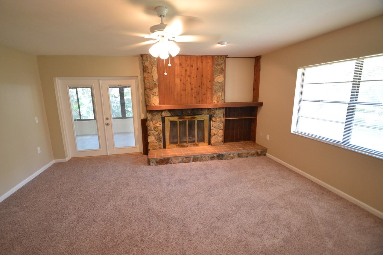 1107 Ridgefield Dr - Photo 3 of 11