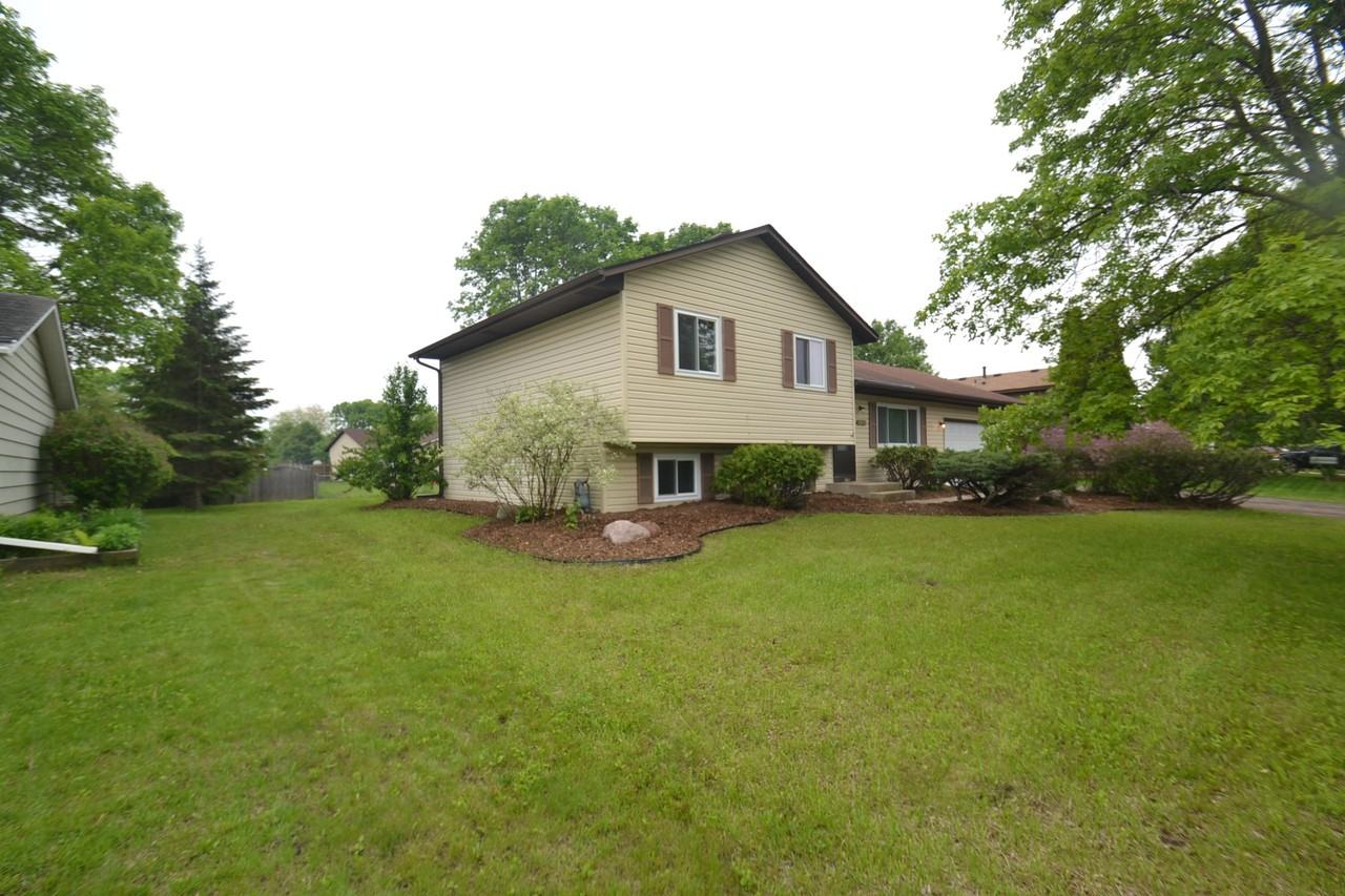 7910 Hallmark Way - Photo 3 of 12