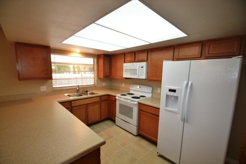 518 Mockingbird Ln - Photo 3 of 7