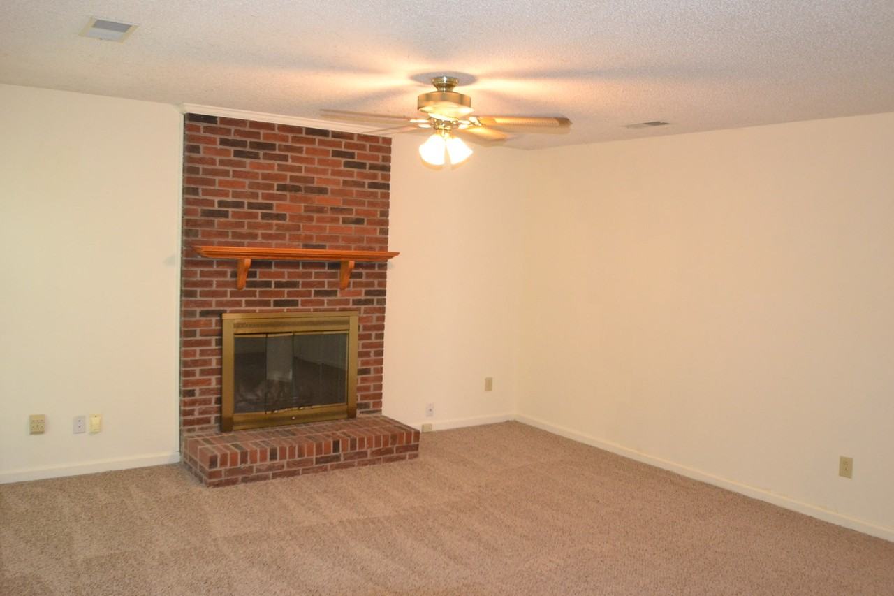 10709 Summitt Tree Ct - Photo 2 of 9