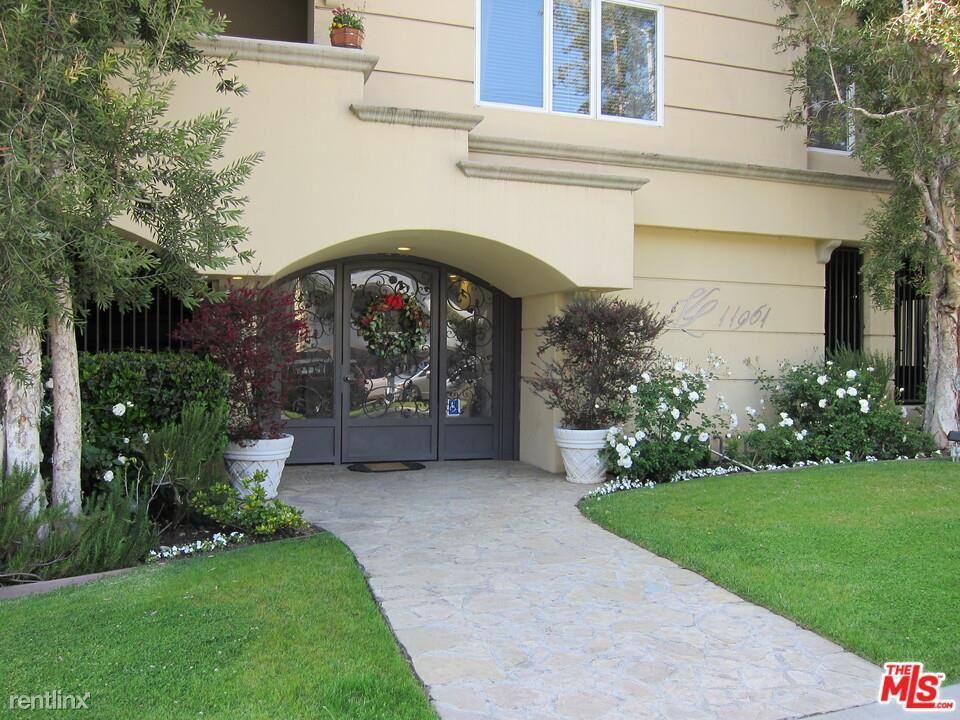 11961 Montana Ave #207