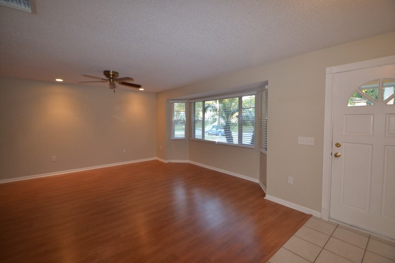 626 Riverview Ave - Photo 2 of 5