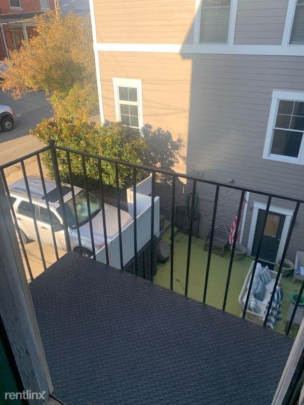 988 988 Hatch Street 3 - Photo 3 of 9