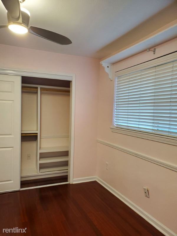 137 18th St - Photo 2 of 19