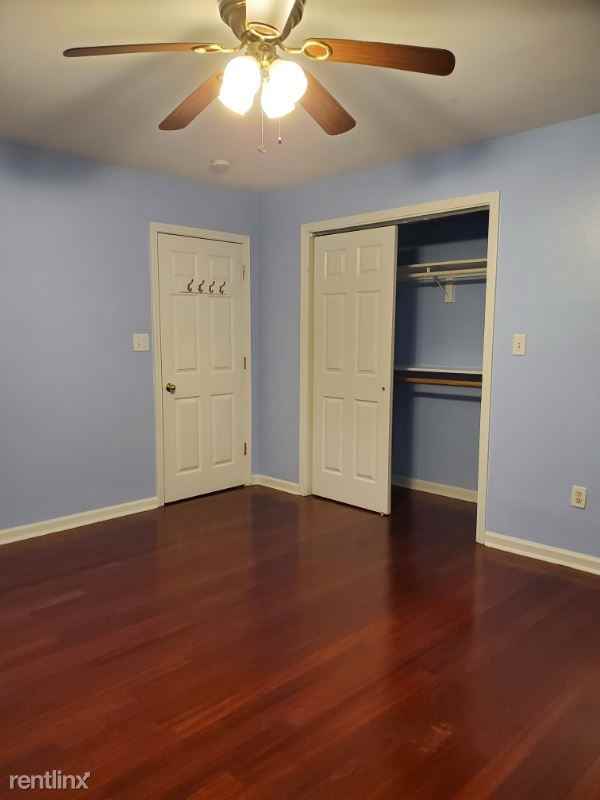 137 18th St - Photo 3 of 19