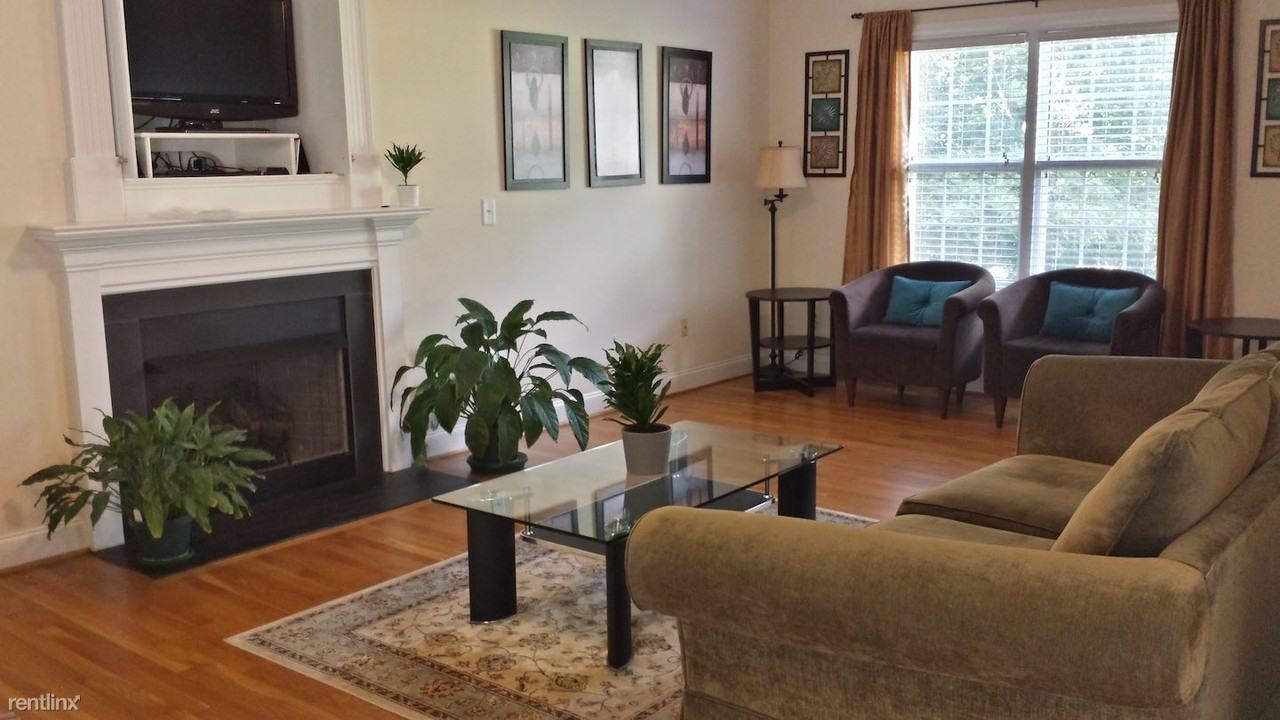 7705 Perthshire Dr - Photo 3 of 17
