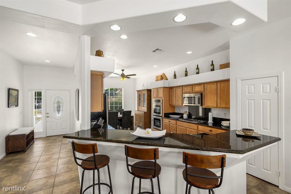 48305 Pic Way - Photo 3 of 10