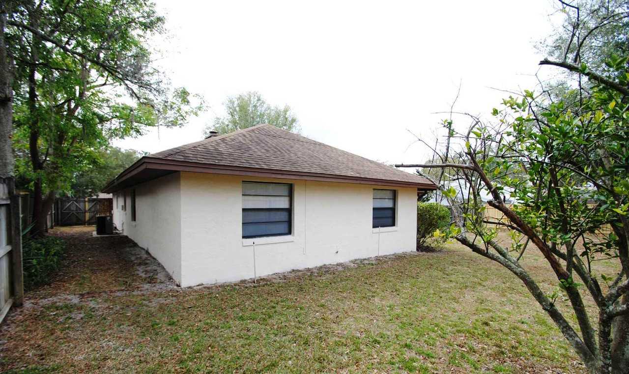 409 W Wekiva Trail - Photo 2 of 10