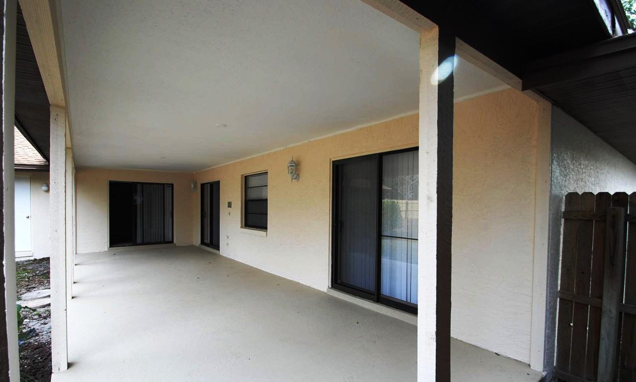 409 W Wekiva Trail - Photo 3 of 10