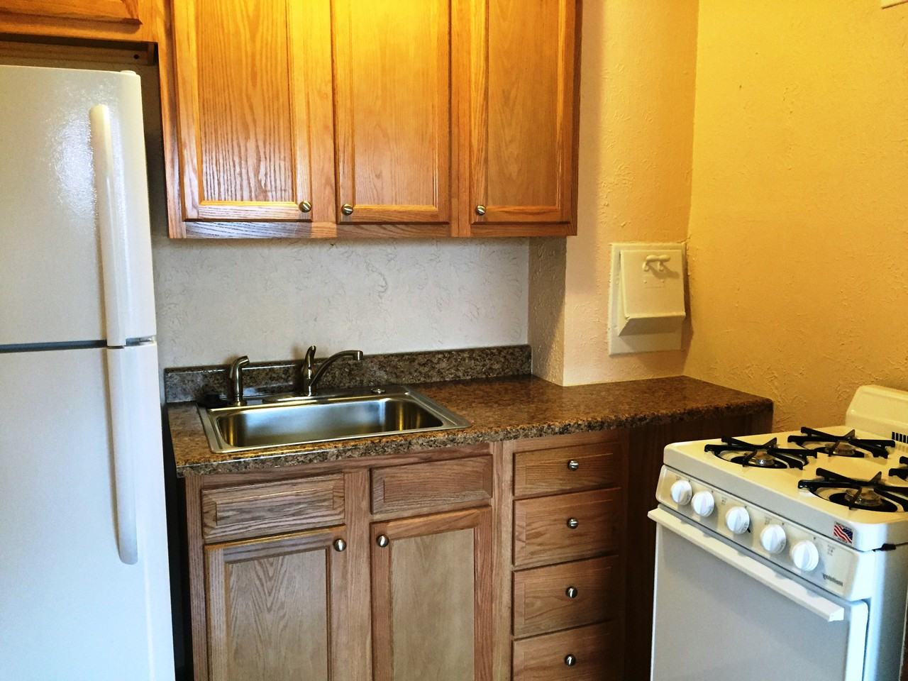 3702 Venable Ave - Photo 5 of 6