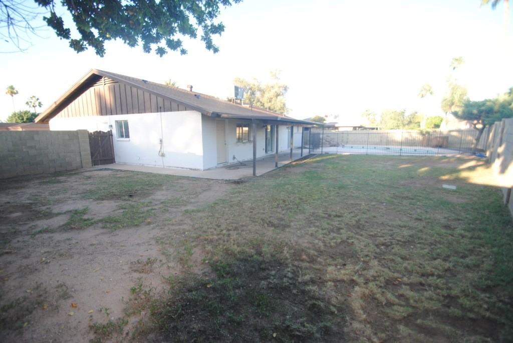 4502 W Beverly Ln - Photo 2 of 15