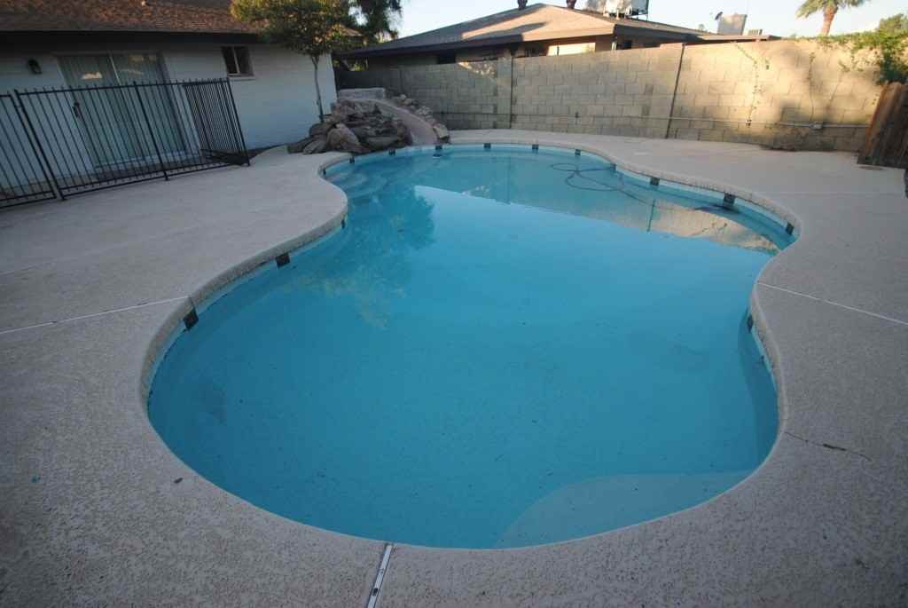 4502 W Beverly Ln - Photo 3 of 15