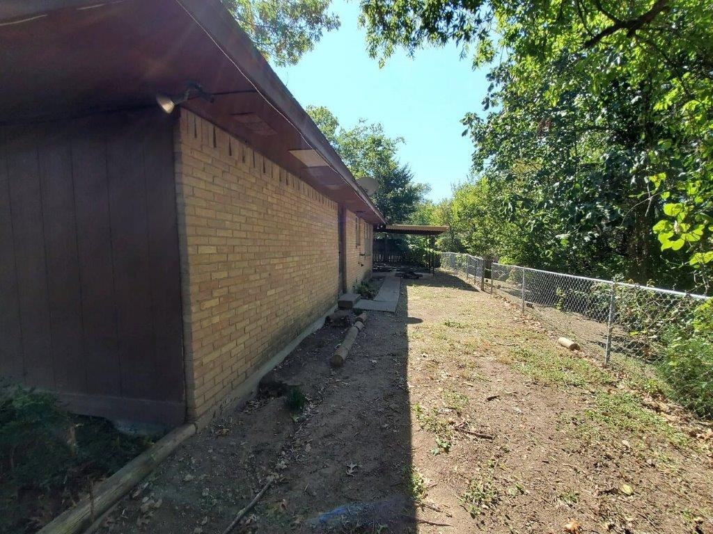 541 Sharp Dr - Photo 3 of 25