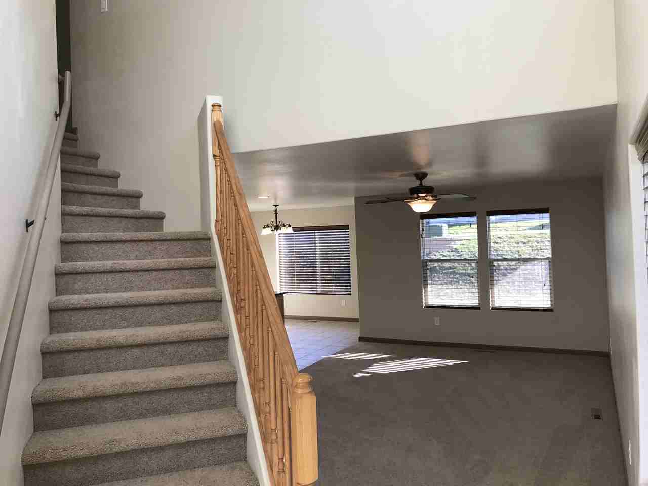 5812 Anna Ave - Photo 2 of 8