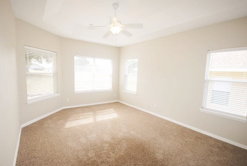 10804 Masters Dr - Photo 2 of 11